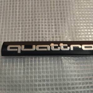 【ゆうパケット送料込】Audi Quattro(アウディ クワトロ) エンブレムブレート ブラック 縦1.2㎝×横7.5㎝