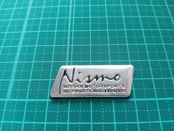 【ゆうパケット送料込】NISMO(ニスモ) ミニエンブレムプレート 縦1.8cm×横4.5cm×厚さ1mm 日産