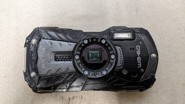 H5357 RICOH WG-60 R02090 防水タイプ コンパクトデジタルカメラ コンデジ/小型デジカメ/リコー 簡易動作確認OK 動作品 現状品 送料無料