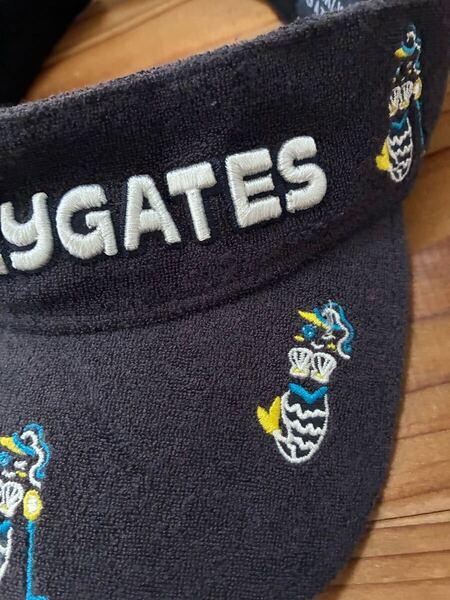 送料込み!! PEARLY GATES ゴルフサンバイザー 総柄 サンバイザー GOLF ゴルフウェア パイル生地 紺色 ネイビー フラダンス