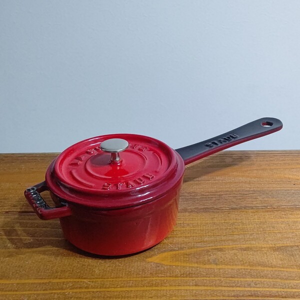 フランス製 Staub ストウブ スモール ソースパン ミニ 鍋 10cm 鋳鉄 ホーロー 片手鍋 赤 レッド 希少 中古 送料無料 即決