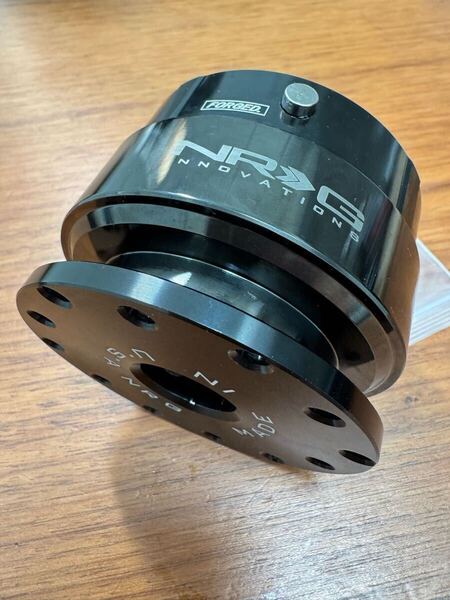 クイックリリース NRG 1.0 ステアリングボス 使用1回のみ新古品 レンチン音あり 初期モデルアメリカ製 ブラック 正規品