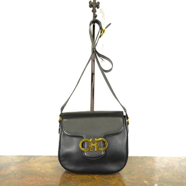 Salvatore Ferragamo GANCHINI LOGO DESIGN LEATHER SHOULDER BAG/サルヴァトーレフェラガモガンチーニロゴデザインレザーショルダーバッグ