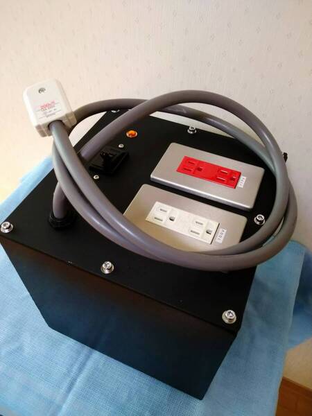 オーディオ電源用ノイズカットトランス ケース入り 1.2KVA