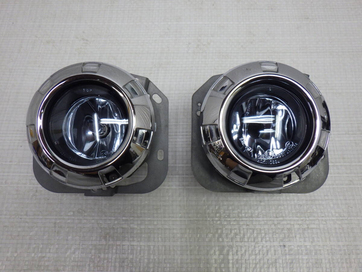 未使用品・デリカD5用 純正フォグランプ Cv5W mz581853 未使用品・デリカD5用 純正フォグランプ Cv5W mz581853