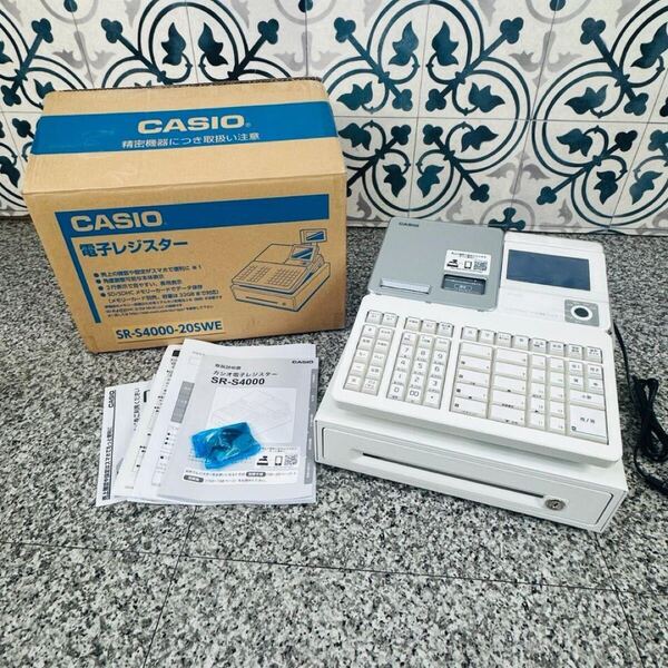 未使用品 CASIO カシオ SRS4000 電子レジスター ホワイト 付属品 鍵付き 店舗用品 計算機 デジタル 精算機