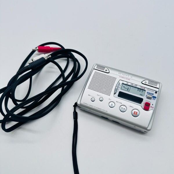 希少な動作美品 SONY ソニー TCS-100 カセットプレーヤー レコーダー オーディオ機器 ポータブル シルバー レトロ 電池駆動