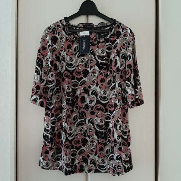 新品タグ付【M~L】CARINA 春夏 薄手 半袖 カットソー ミセス レディース 首元フリル 白 黒 ピンク 花柄 送料無料 5224-1305