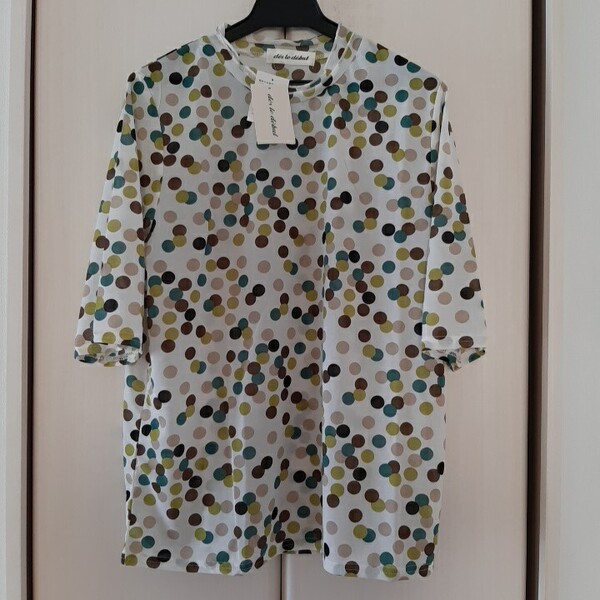新品タグ付【M~L】春夏 薄手 半袖 カットソー ブラウス ポリエステル ミセス レディース 首元フリル 水玉 ドット 118260 船場ニット