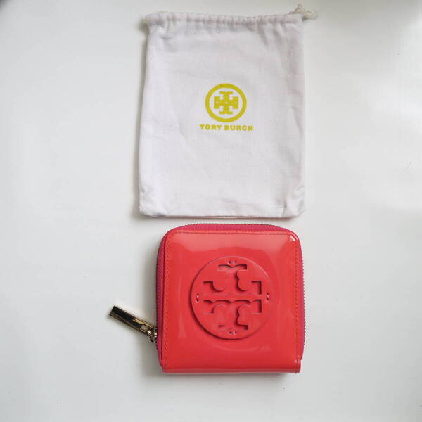 $ 極美品 $ 袋付き♪◆ TORY BURCH ◆ トリーバーチ ◆ ラウンドファスナー 2つ折り 財布 ◆ エナメル レザー製 ◆ ストロベリーピンク系