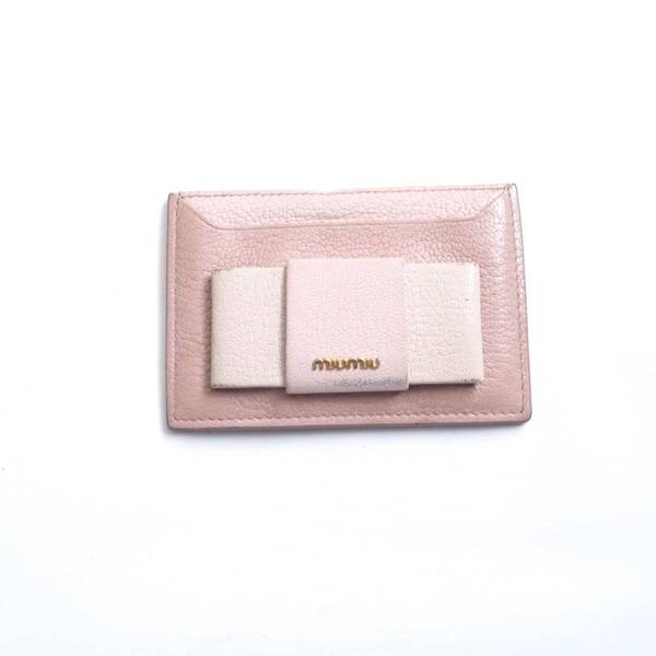 $ 美品 $ 訳あり■ miumiu ■ ミュウミュウ ■ リボン付き マドラス レザー製・ カードケース 名刺入れ ■ さくら色 ピンク系 ■ 送料無料
