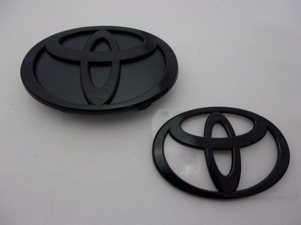 【 トヨタ 15系 後期 ヤリス クロス MXPB・MXPJ 】15系 YARiS CROSS トヨタカラーNO.202 ブラック エンブレム フロント&リア 2点セット