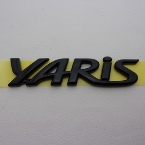 【 トヨタ 15系 後期 ヤリス クロス : MXPB・MXPJ 】 15系 YARiS CROSS トヨタカラーNO.202 ブラック エンブレム YARiS 文字 エンブレム
