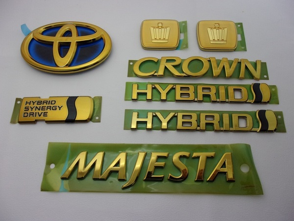 【HYBRID】 210系クラウン マジェスタ (210系 CROWN MAJESTA) プレミアム ゴールド エンブレム サイド&リア エンブレム 8点セット