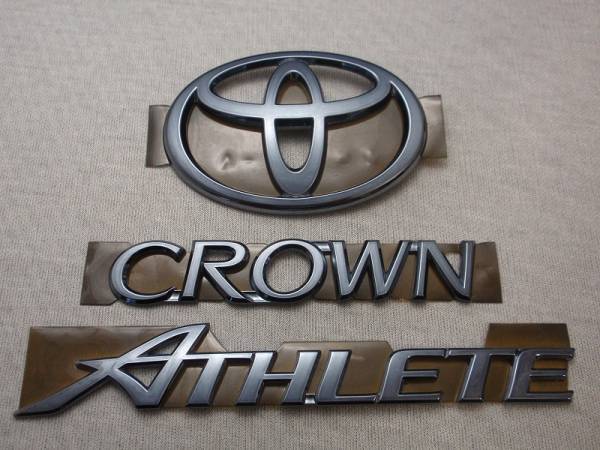 7トレジャー 【 トヨタ 18系 クラウン アスリート TOYOTA 18系 CROWN ATHLETE 】 プラチナ ブラック エンブレム リア 3点セット