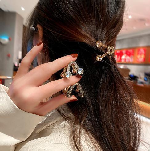 高見え 大人可愛い ヘアクリップ 華やか 上品 ラインストーン 2個セット