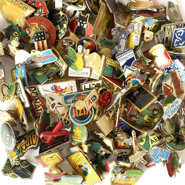 100個 フランス ピンバッジ 雑貨 ヴィンテージ 大量 まとめ売り 卸売 ピンズ フレンチ 処分 蚤の市 pins レトロ セット A11