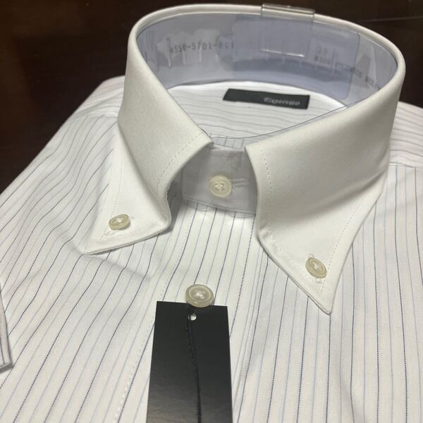 百貨店販売品 Exterrito 形態安定クレリック 白×ブルーストライプ半袖ワイシャツ L(首41㎝) ボタンダウンスリムフィット 送料無料