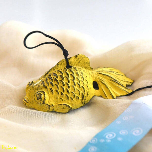 風鈴 南部風鈴 幸運を呼ぶ黄色の金魚 夏の風物詩 お洒落 インテリア 昭和レトロ 和風 清涼感 音の響き 鋳鉄 軒下 室内装飾 音色 雰囲気作り