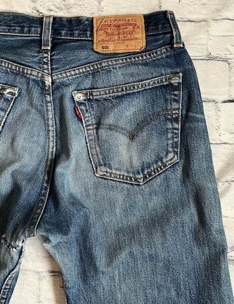 リーバイスLevi s 501ボタンフライストレートジーンズ 33インチ中古難あり(管NO1309)