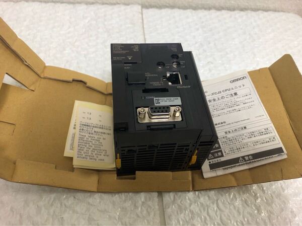 新品無箱未使用オムロン CJ2M-CPU33 正規品動作保証 国内から即日発送 B-1