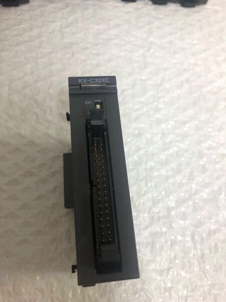 中古美品KEYENCE キーエンス KV-C32XC 正規品動作保証 国内から即日発送 1/4 A-1
