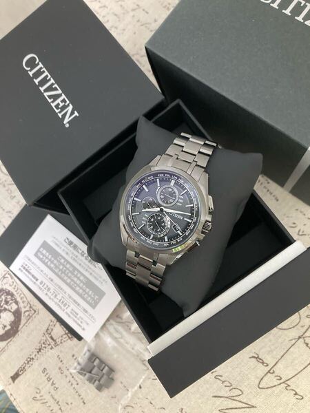 超美品! 新品同様! CITIZEN シチズン アテッサ 最上位モデル ブラックチタン メンズ 電波ソーラーAT8044-56E