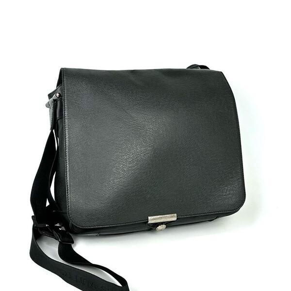 人気■Louis Vuitton ルイヴィトン M30142 BA0016 タイガ ヴィクトール ショルダーバッグ クロスボディ 肩掛け 斜め掛け レザー ブラック