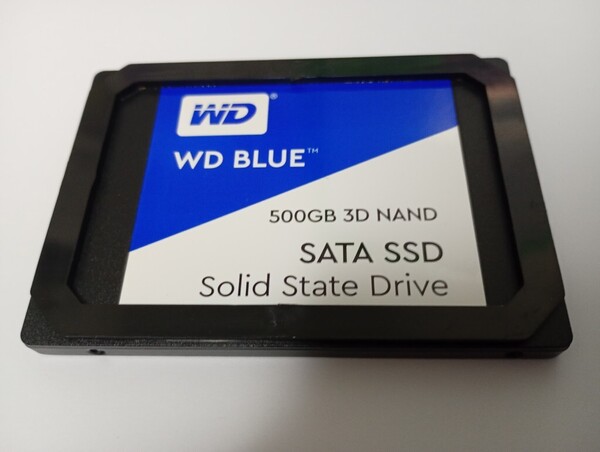 ■ SSD ■ 500GB (20時間) WD Blue スペーサー付き 正常判定 送料無料