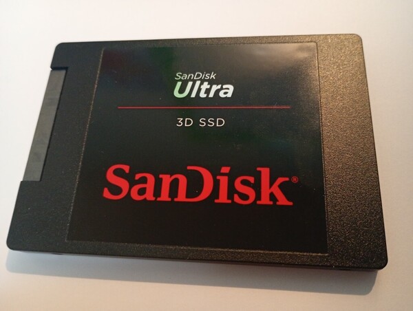 ■ SSD ■ 1000GB = 1TB (2950時間) SanDisk Ultra 3D SSD 正常判定 送料無料