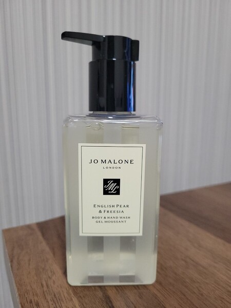 送料込!未使用品!新品! ジョーマローン イングリッシュペアー&フリージアボディ&ハンドウォッシュ 250ml