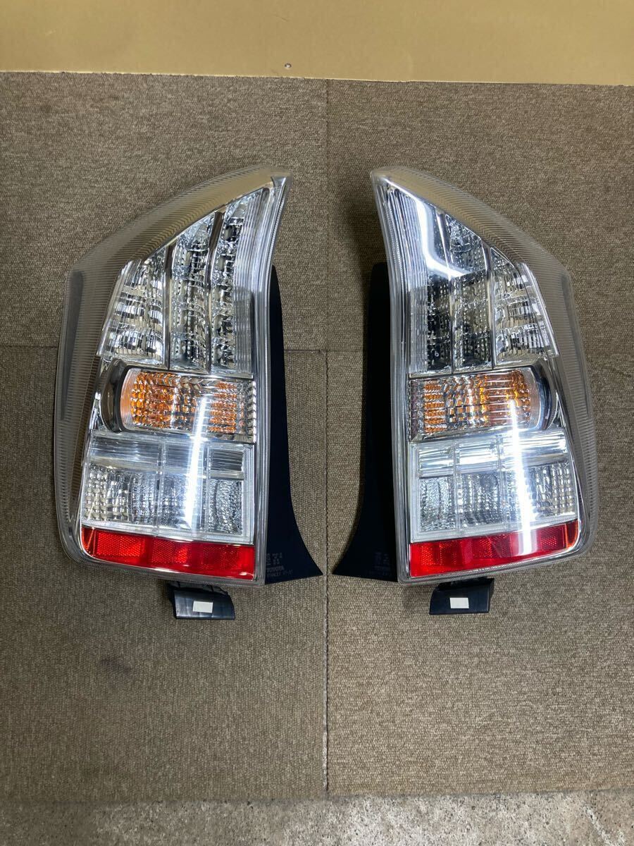 プリウス ZVW30 後期 純正 テールライト 左右セット スタンレー