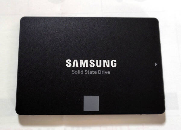 ☆未使用☆Samsung 860 EVO SSD 500GB サムスン