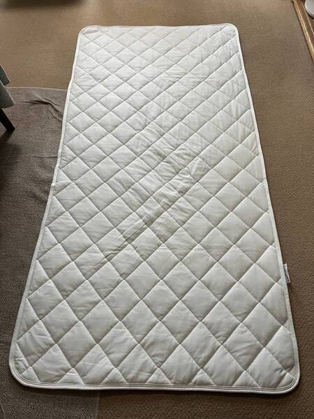 ニトリ 置くだけ簡単 除湿ベッドパッド シングル 中古美品