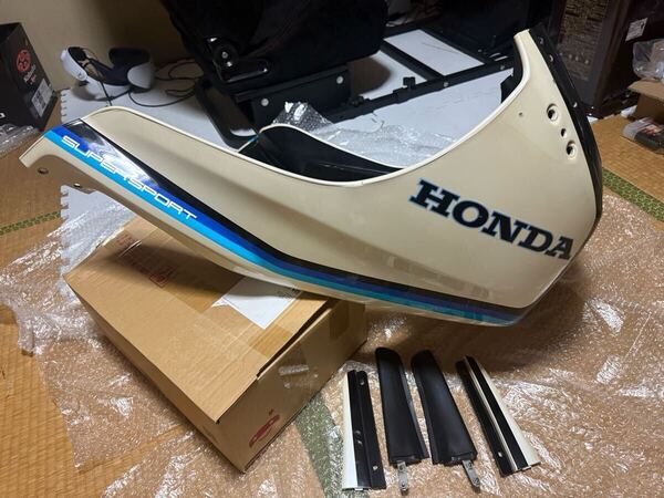 美品 CBX1000 SC06 アッパーカウル フロント カウル 転倒傷なし フェアリング スクリーン ピラー ミミ ホンダ 純正部品 オリジナル
