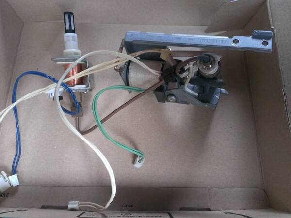 ★美品★FHY‐32TS6 FW-325S 気化器&電磁ポンプ 石油ファンヒーター ファンヒーター ブルーヒーター DAINICHI ダイニチ