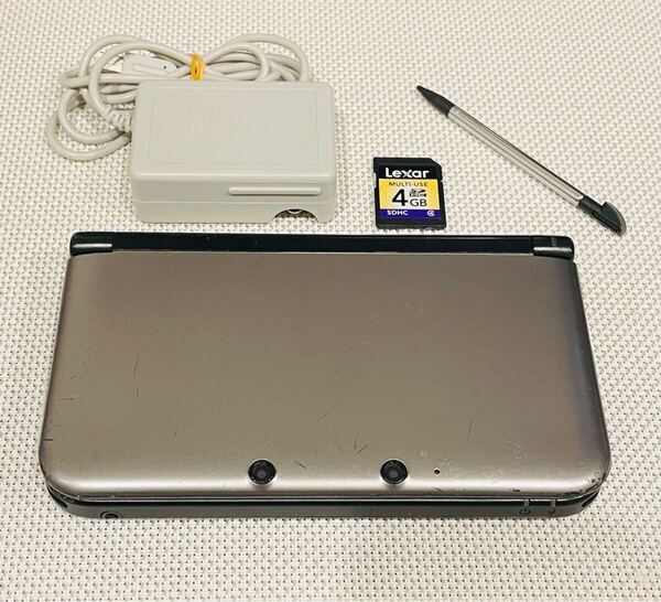 ニンテンドー3DSLL シルバーブラック 本体動作品 送料無料 付属品付き 任天堂 Nintendo