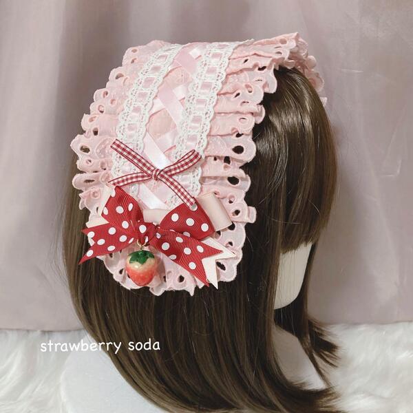 ピンク リボン ストロベリー レースアップ ヘッドドレス ロリィタ コスプレ 苺 サブカル 姫系 コンカフェ ゆめかわいい 原宿系 量産型 Y2K