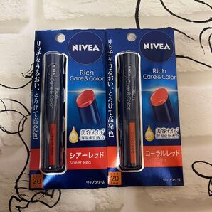 ニベア リッチケア& カラーリップ コーラルレッド、シアーレッド