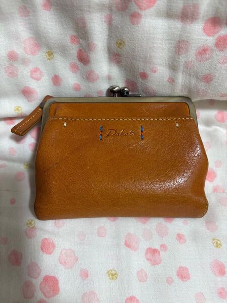 ダコタ 二つ折り 財布 キャメル レザー