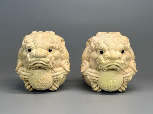 セール 黄楊木 瑞獣一対 置物 木彫り 掛け物 彫刻工芸品 金運アップ 根付け