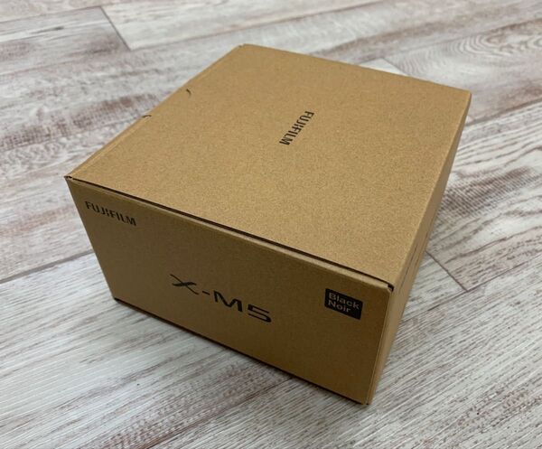 新品未使用未開封 FUJIFILM X-M5 ボディ (ブラック)