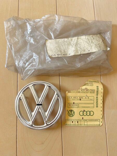 空冷☆VW ワーゲン☆type1ビートル☆61-62☆フロントフッドエンブレム 3ピン☆純正☆オリジナル☆NOS☆レア!