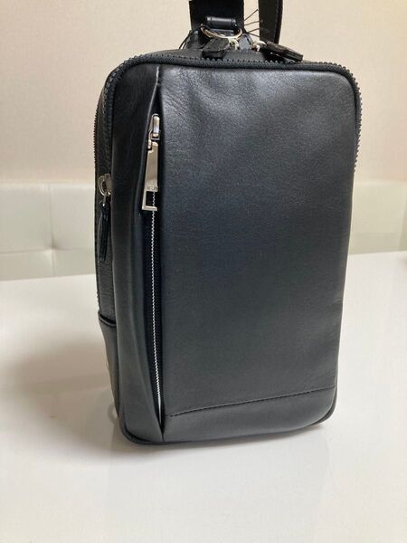 IS/IT イズイット ワンショルダーバッグ ボディバッグ シュルビ 984901 定価23100円 正規品 新品