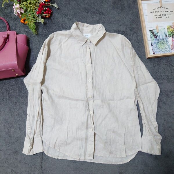 【美品】UNIQLO ユニクロ 長袖シャツ(S)ベージュ 麻100% シンプルカジュアルオフィスカジュアル