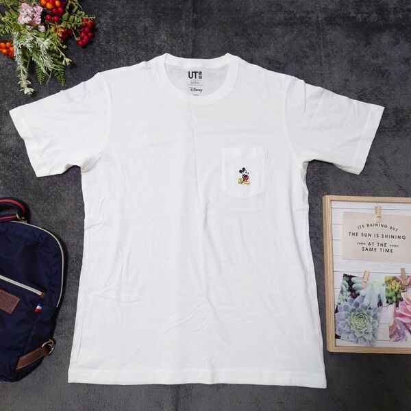 UNIQLO Disney コラボ Tシャツ カットソー(L)白 刺繍 クールネック 綿100% シンプル カジュアル