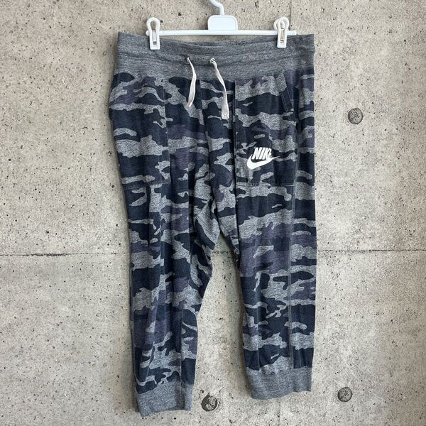 【used】ナイキ NIKE 迷彩柄 レディース Lサイズ カプリパンツ 7分丈 3/4パンツ リラックスウェア トレーニング