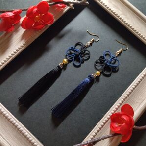 【和風】【バイカラー】吉祥結びとタッセルのピアス(イヤリング)(色オーダー可)【チャイナ】【中華風】【成人式】【卒業式】