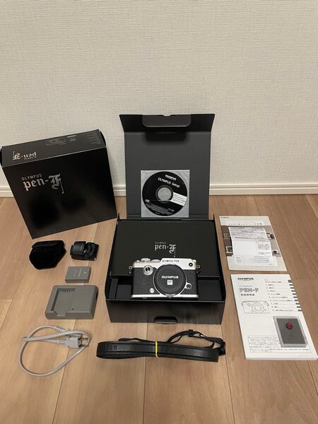 OLYMPUS PEN-F ボディ+オリジナルレリーズボタン(赤)