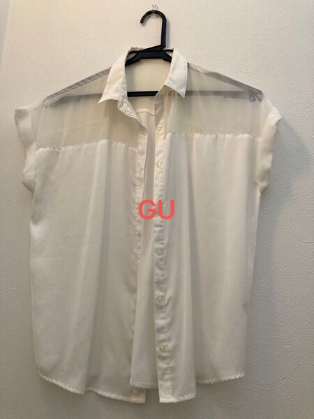 GU オフホワイト 半袖 ブラウスM